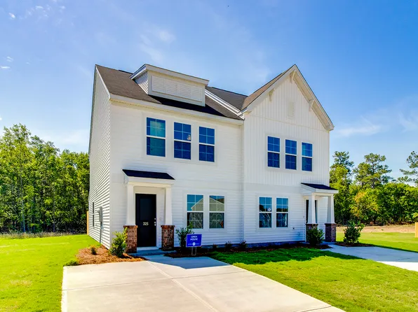 325 Channing Ct, Hopkins, SC 29061