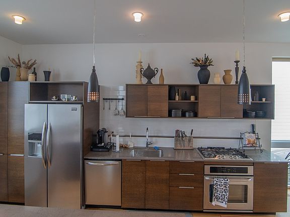 4th image of 4404 W Waveland Ave
