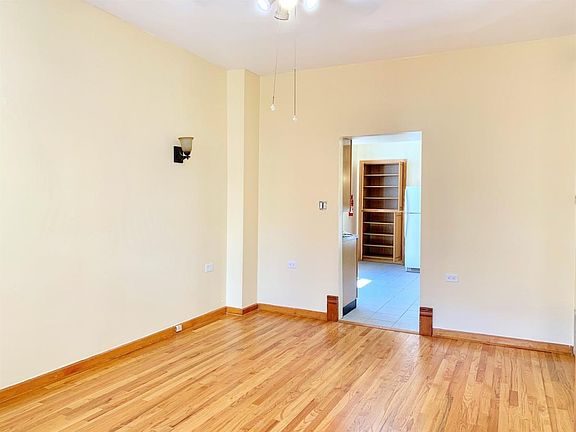 4th image of 1340 N Claremont Ave #2CH