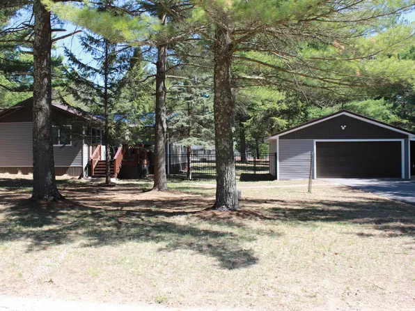 2046 Blackhawk St, Friendship, WI 53934