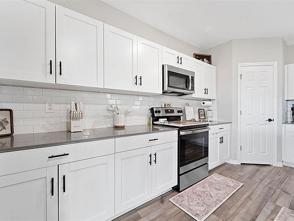 4th image of 34316 Verbena St