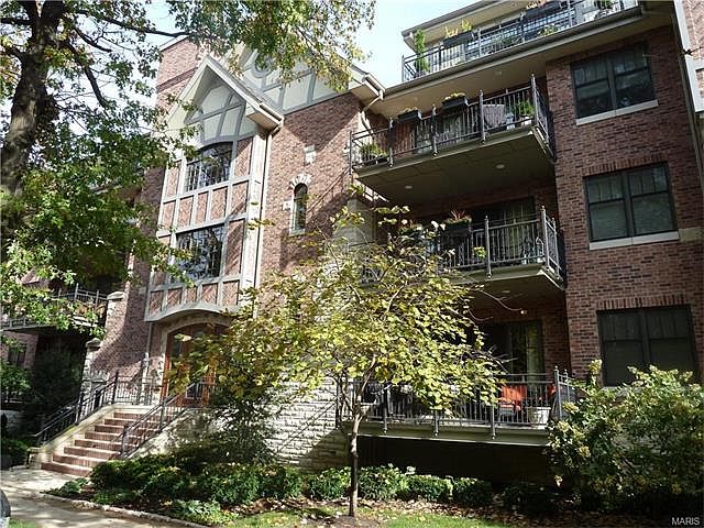 1st image of 622 Forest Ct APT 1C