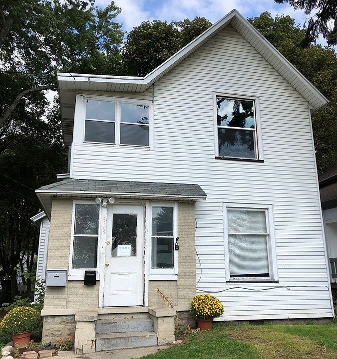 1st image of 313 Carrier St NE APT 3