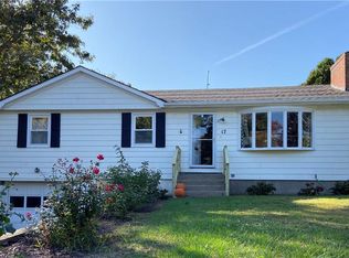 17 Fiore Dr, Narragansett, RI 02879