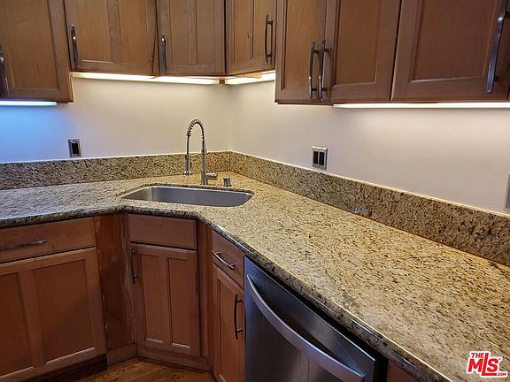 5th image of 670 Broadway St APT 2