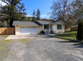 1273 2nd Ave, Gold Hill, OR 97525