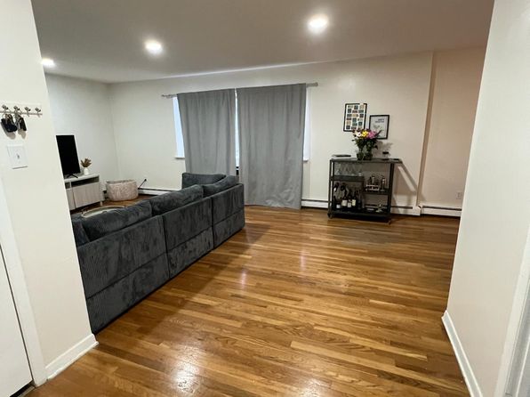 6037 Delafield Ave FLOOR 3