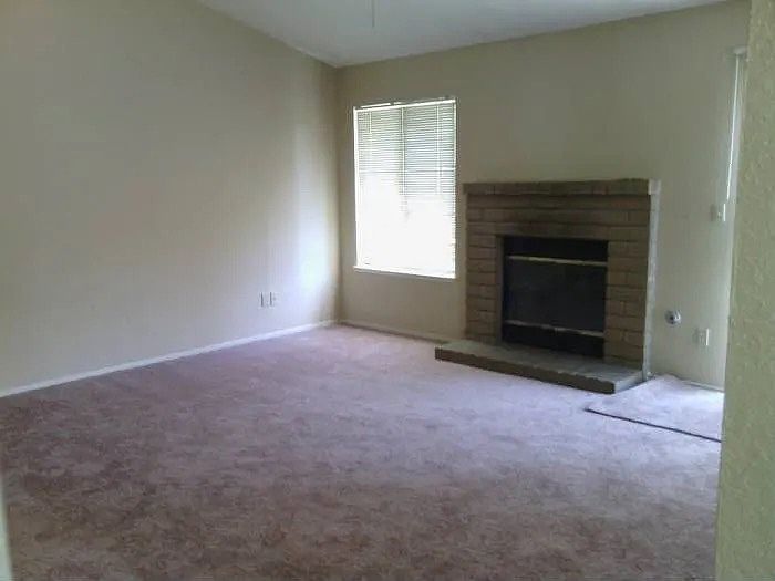 1st image of 160 W Willow Creek Dr
