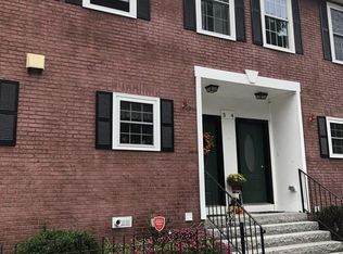 900 Lawrence St UNIT 3, Lowell, MA 01852