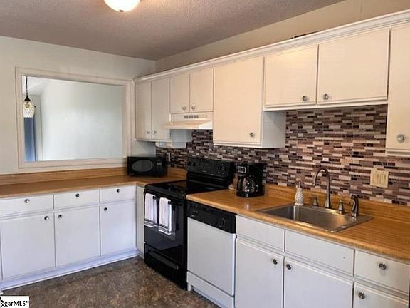 4th image of 25 Forest Lake Dr