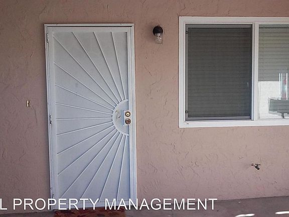 2nd image of 915 Castlewood Dr APT 2
