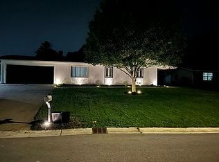 11 Birch Lake Dr, Sherman, IL 62684