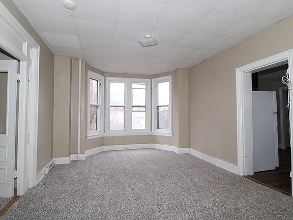 2nd image of 524 Virginia Ave APT 1