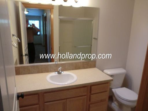 2nd image of 6543-6547 SE Woodstock Blvd