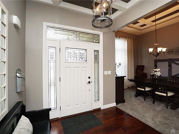 3rd image of 735 Griffin Ln