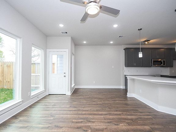 4th image of 4401 Alvin St #B