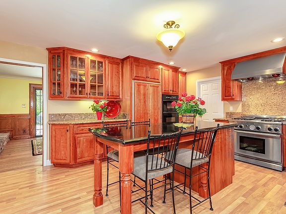3rd image of 39 Ashford Pl