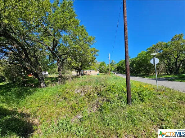 210 S Levita Rd, Gatesville, TX 76528