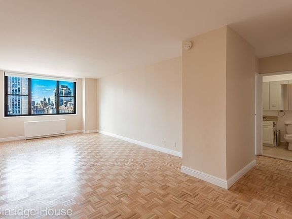 4th image of 201 E 87th St APT 22E