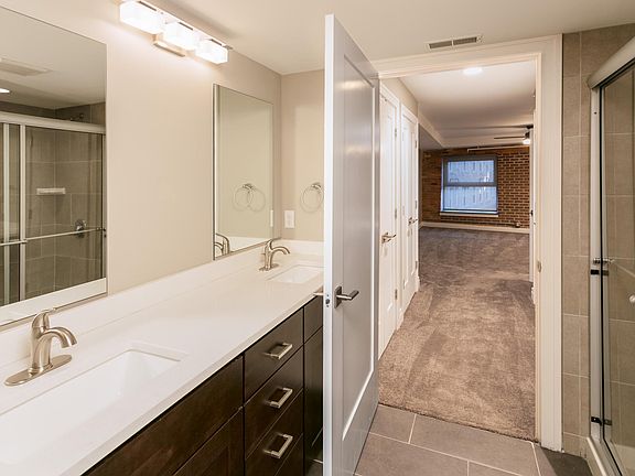 4th image of 31 Barker St #315