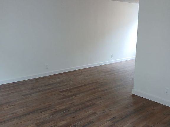 3rd image of 921 W 25th St APT A