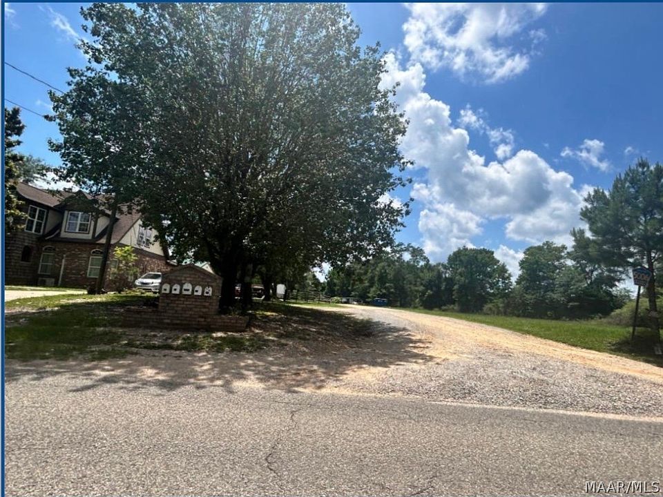2nd image of 2933 State Highway 155