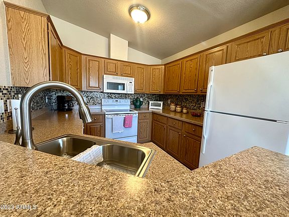 4th image of 2923 E OCOTILLO Drive