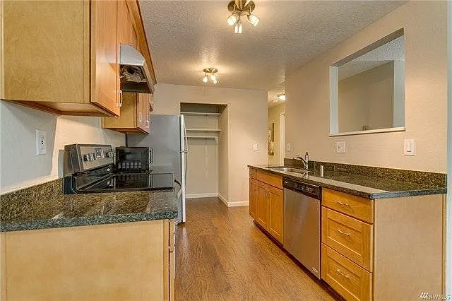 1150 Sunset Blvd NE #122 — Photo 3