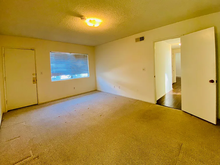 465 Mariposa Ave #A — Photo 16