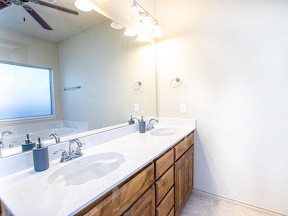 4th image of 2512 Priscella Dr