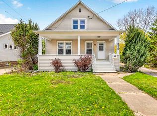 355 Oak St, Menasha, WI 54952