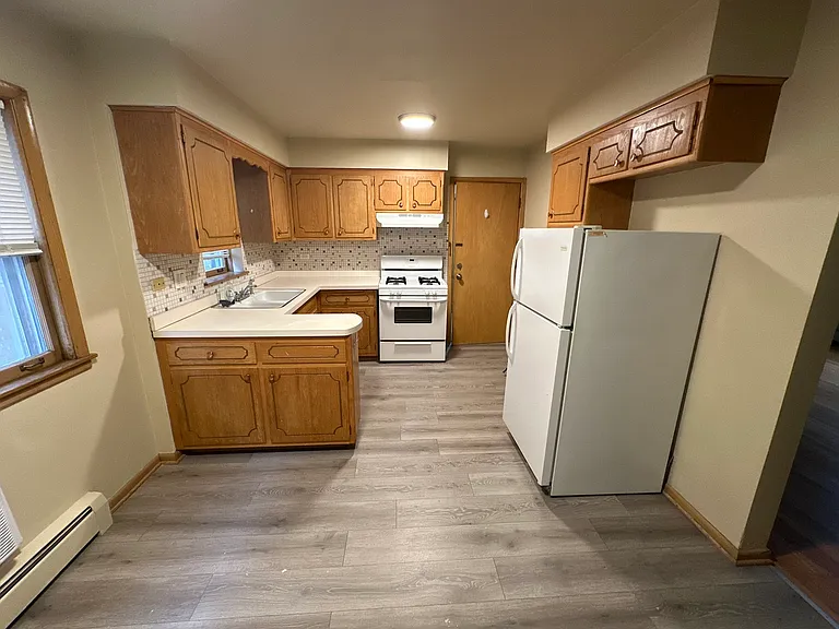 7400 N Harlem Ave #1W — Photo 2