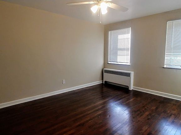 3rd image of 7147 Eastlawn Dr APT 1