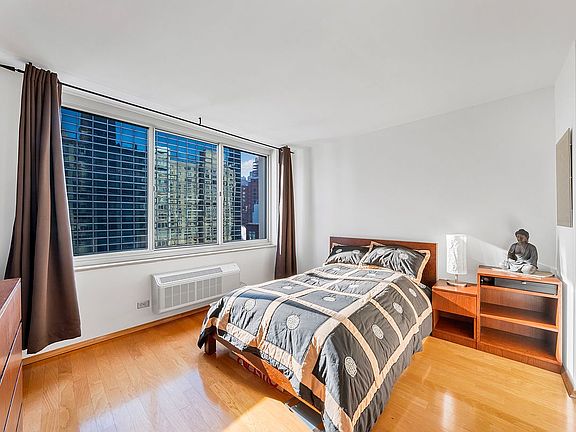 5th image of 333 E 45th St APT 26F