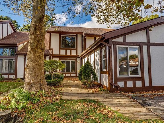 2nd image of 67 Crystal Rock Ct