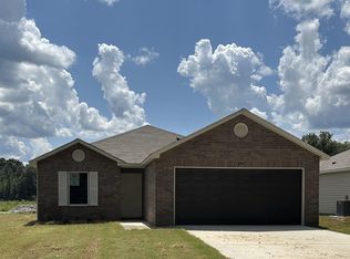 1290 Maple Dr, Haskell, AR 72015