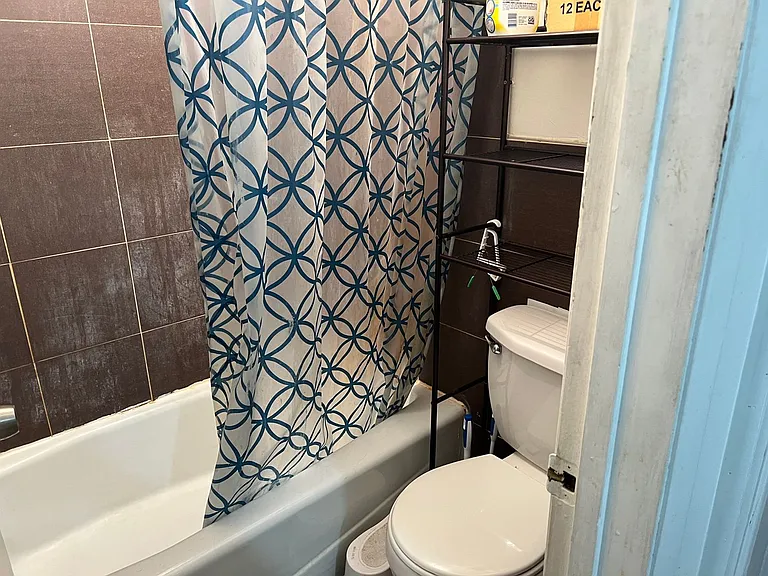 68 E 200 N #8 — Photo 11
