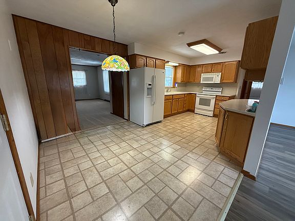 5th image of 817 Crystal Ave