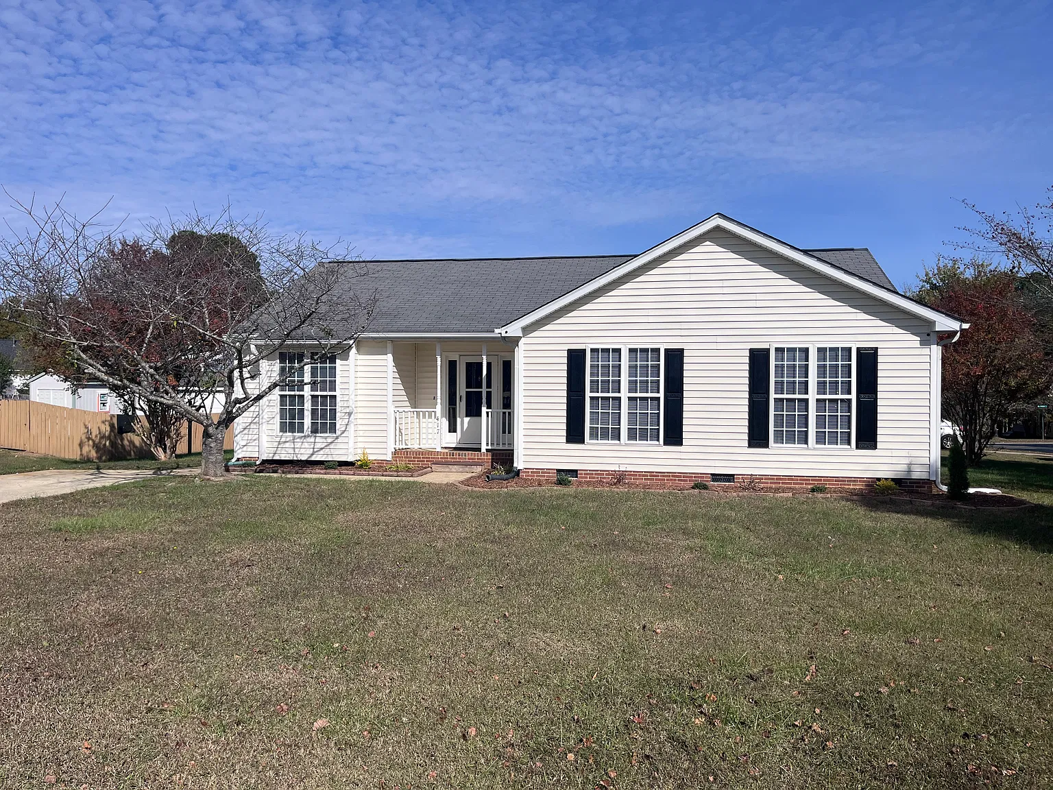 3 bed, 1309 sqft, $1,800 — Photo 1