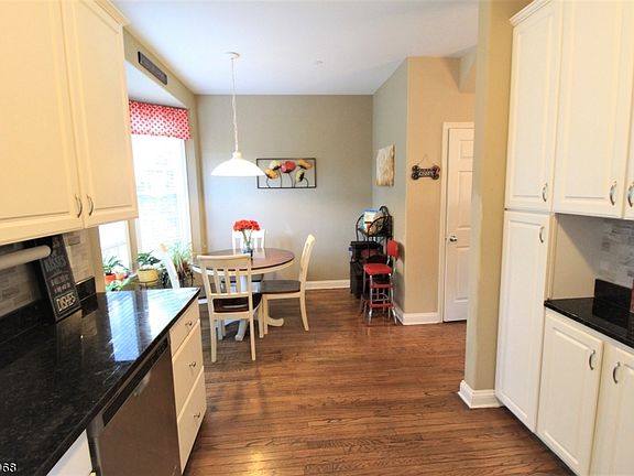 5th image of 2 Dogwood Ln