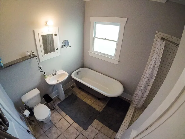 210 Tabor St — Photo 19