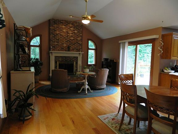 2nd image of 51 Woodcutters Dr