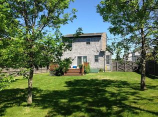 51 Seascape Ave, Middletown, RI 02842