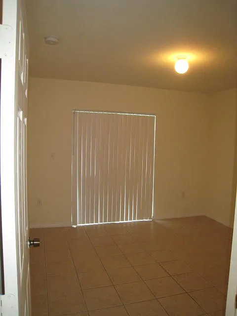 2 bed, 750 sqft, $2,300 — Photo 2