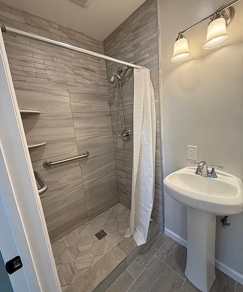 2449 Channel Dr — Photo 7