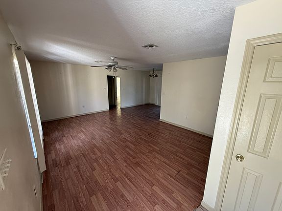 3rd image of 102 Morningview Dr