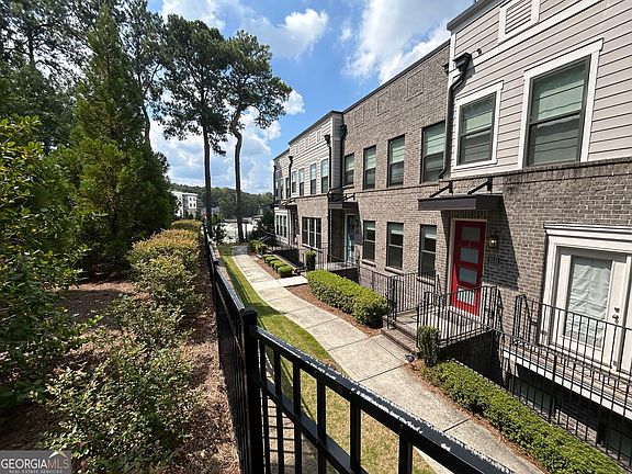 2nd image of 2035 Holtz Ln NW