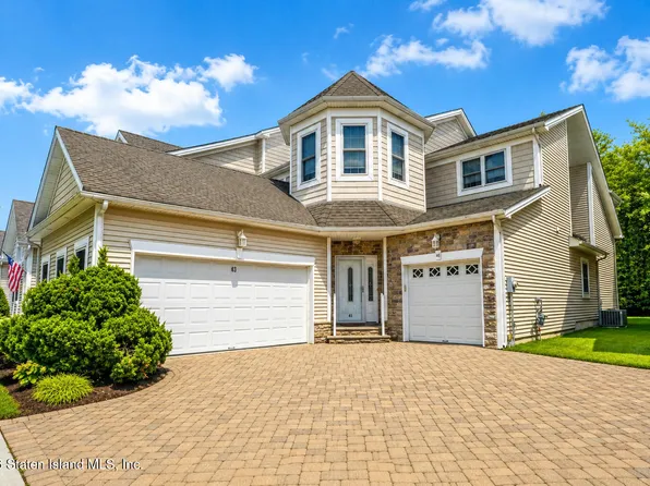 41 Topside Ln, Staten Island, NY 10309