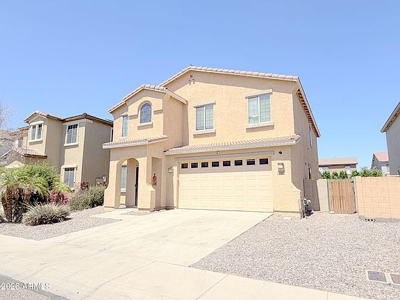 3rd image of 1084 E SADDLEBACK Place