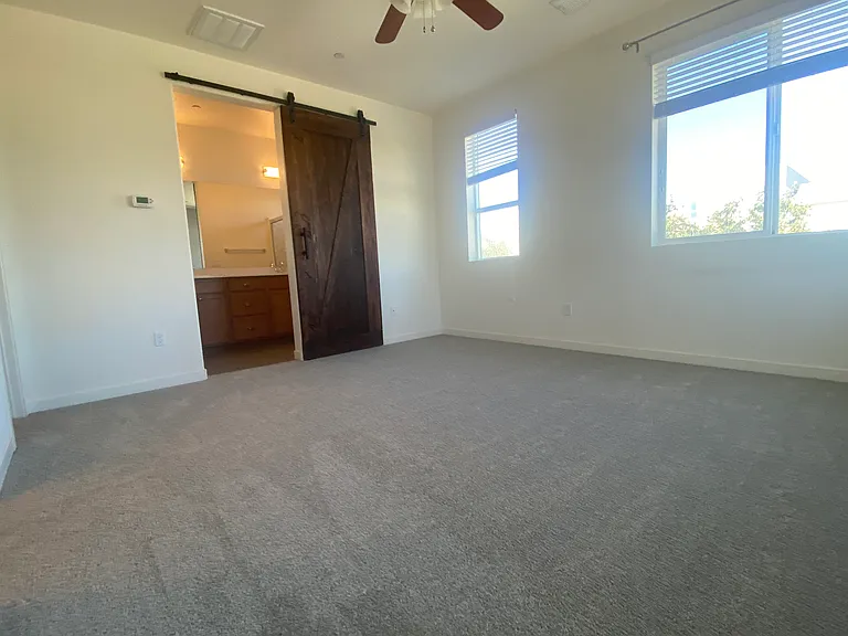 Bridgeway Dr — Photo 15